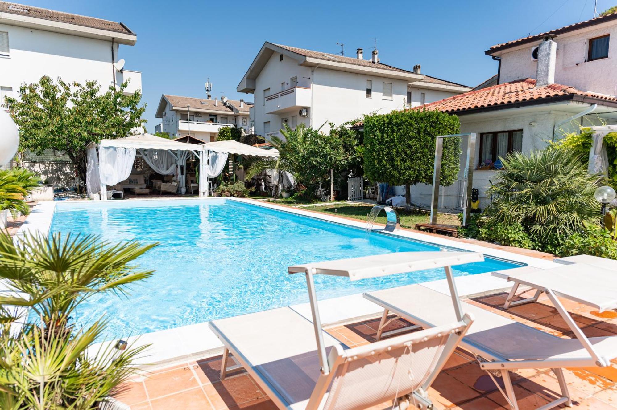 Villa Tropical Francavilla Al Mare Buitenkant foto